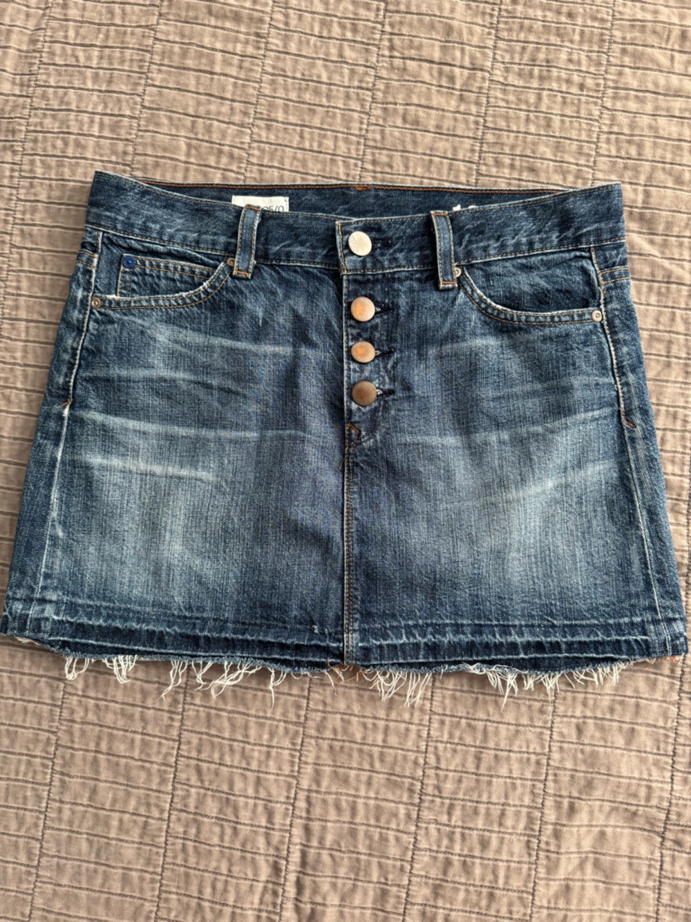 GAP Blue Denim Raw-edge Mini Skirt with Button Front SZ 25/0 100% Cotton